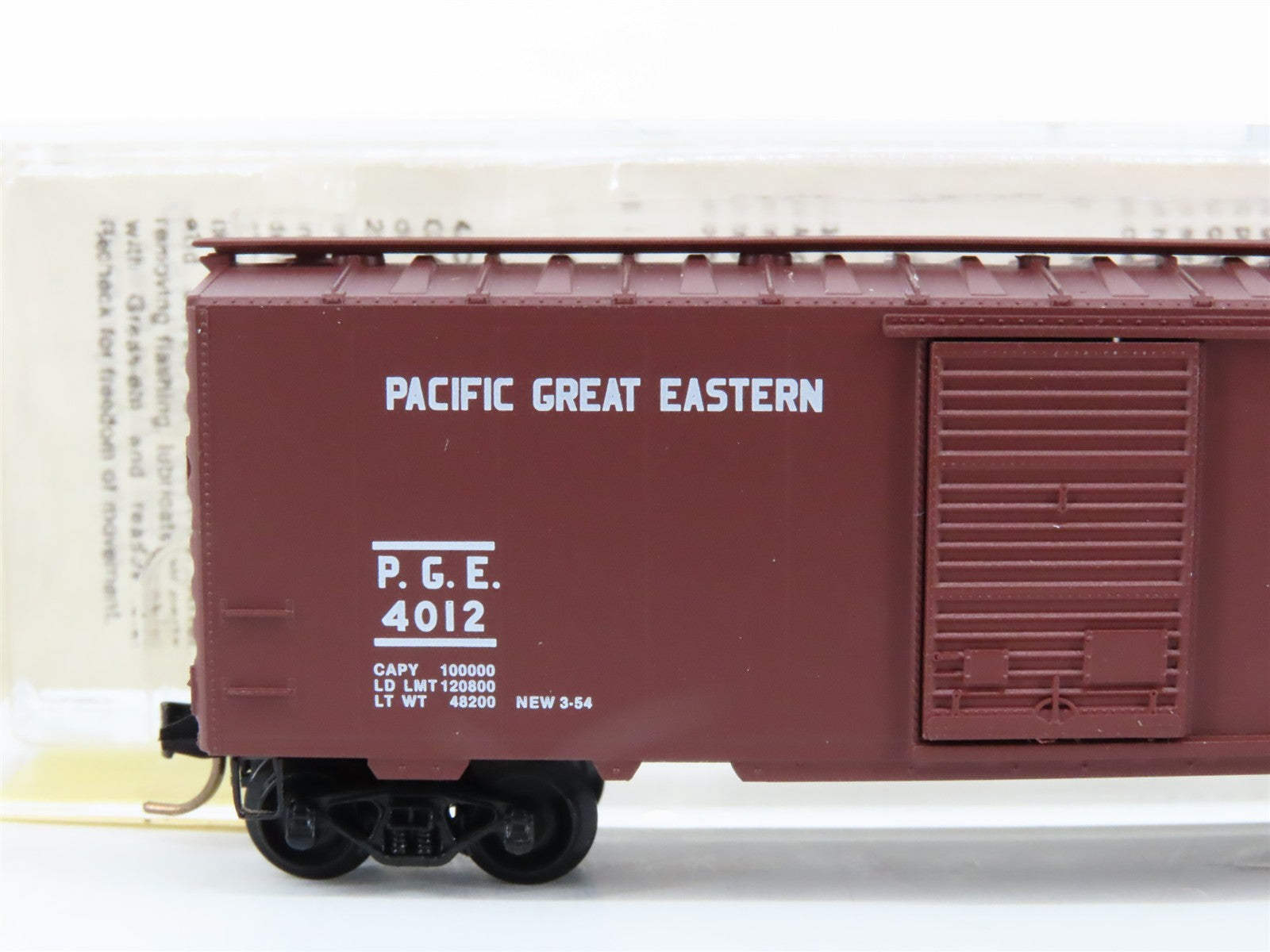 N Scale Micro-Trains MTL 20970 P. G. E. Pacific Great Eastern 40' Box Car RTR