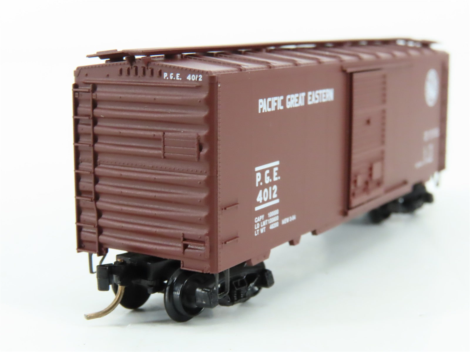 N Scale Micro-Trains MTL 20970 P. G. E. Pacific Great Eastern 40' Box Car RTR