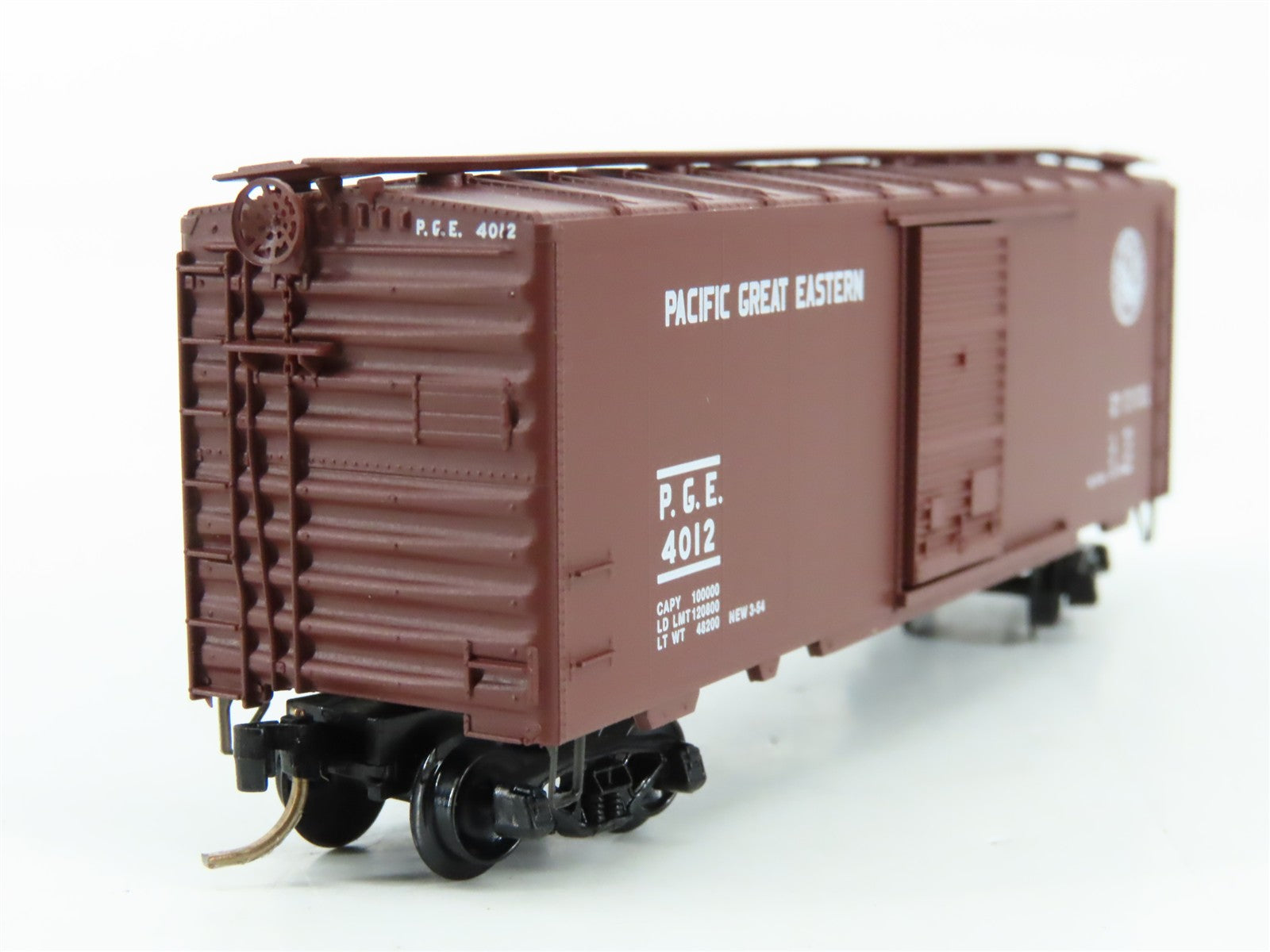 N Scale Micro-Trains MTL 20970 P. G. E. Pacific Great Eastern 40' Box Car RTR