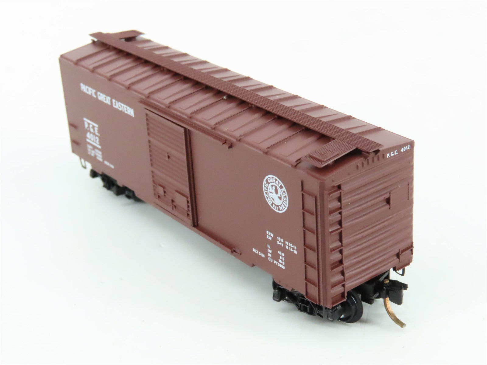 N Scale Micro-Trains MTL 20970 P. G. E. Pacific Great Eastern 40' Box Car RTR