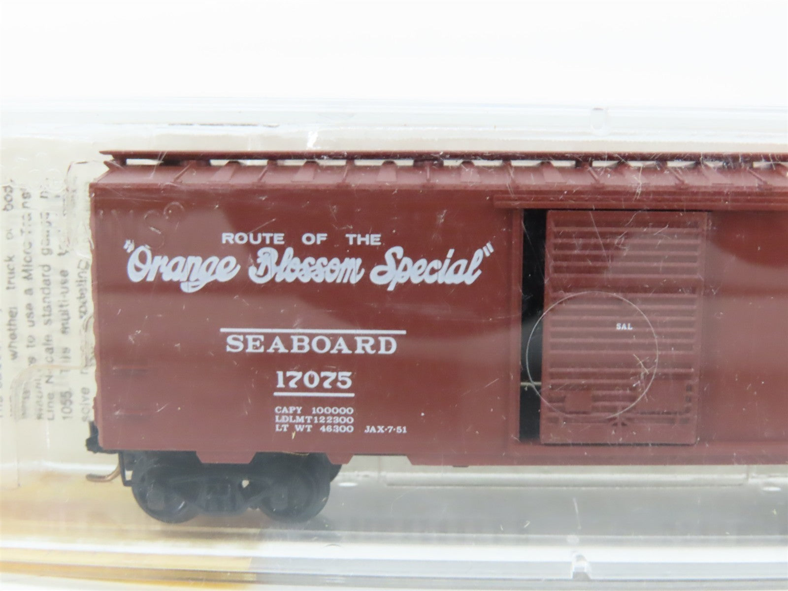 N Scale Micro-Trains MTL 20026 SAL Orange Blossom Special 40' Box Car 17075 RTR