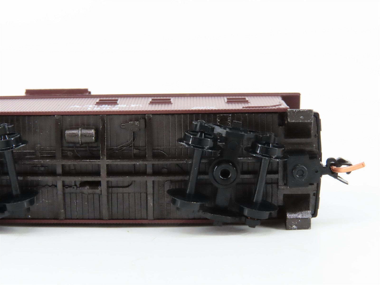 N Scale Micro-Trains MTL 51100 Atchison, Topeka & Santa Fe 34' Caboose RTR