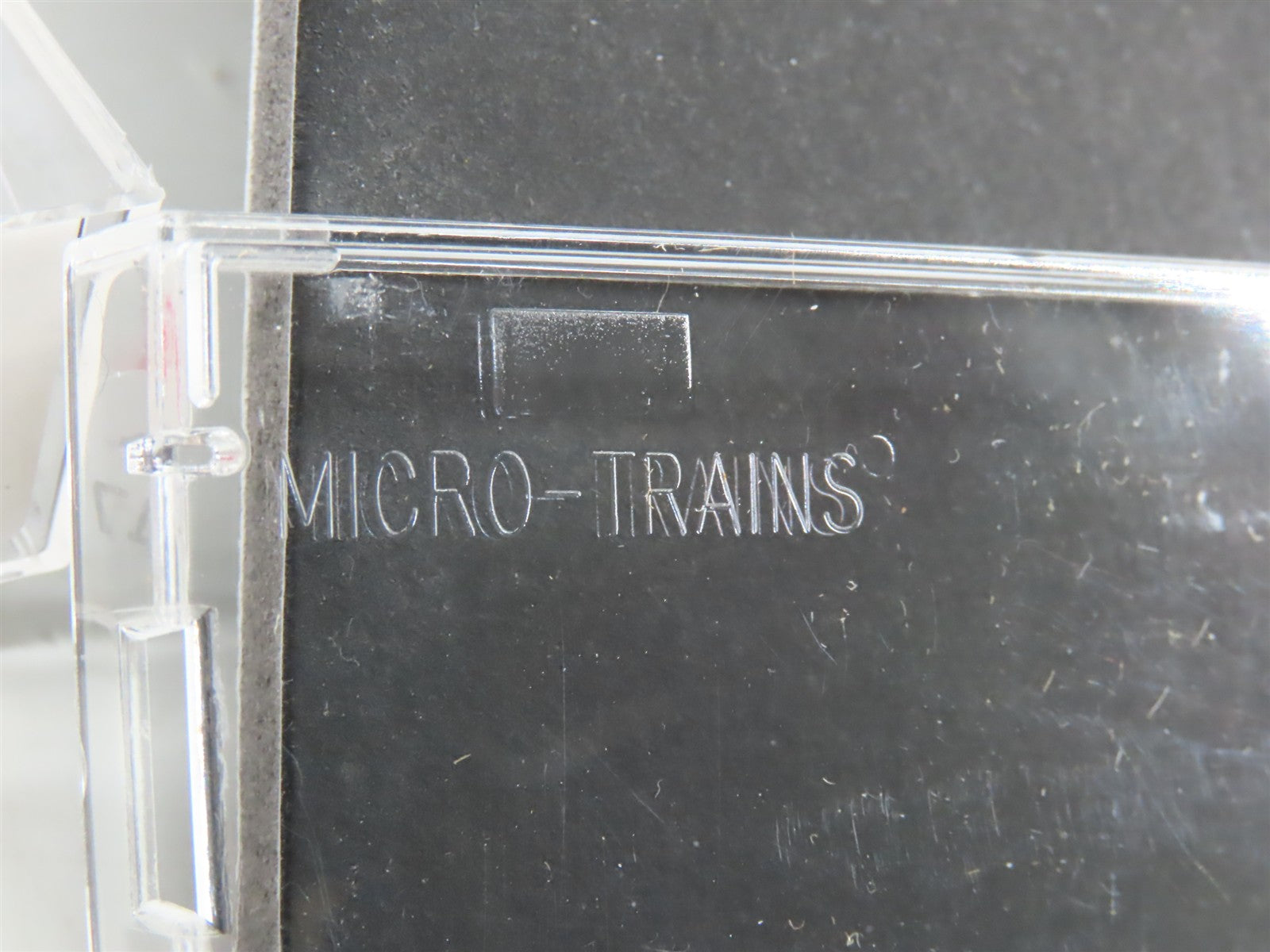 N Scale Micro-Trains MTL 51100 Atchison, Topeka & Santa Fe 34' Caboose RTR