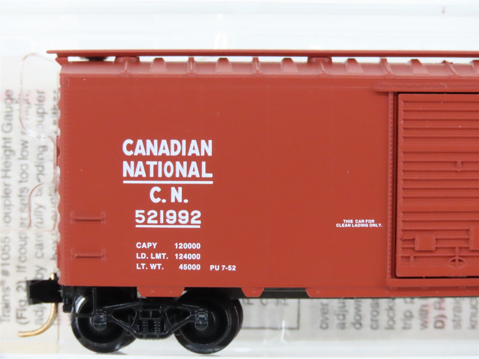 N Scale Micro-Trains MTL 20206 C.N. Canadian National 40' Box Car 521992 RTR