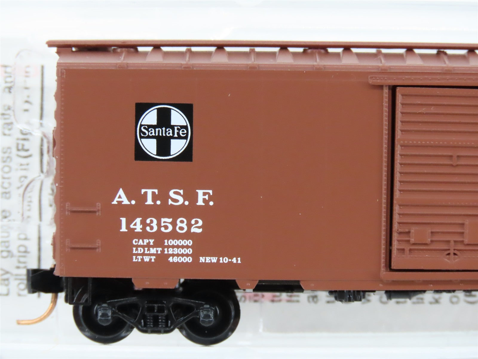 N Scale Micro-Trains MTL 20060 ATSF Santa Fe 40' Box Car 143582 RTR