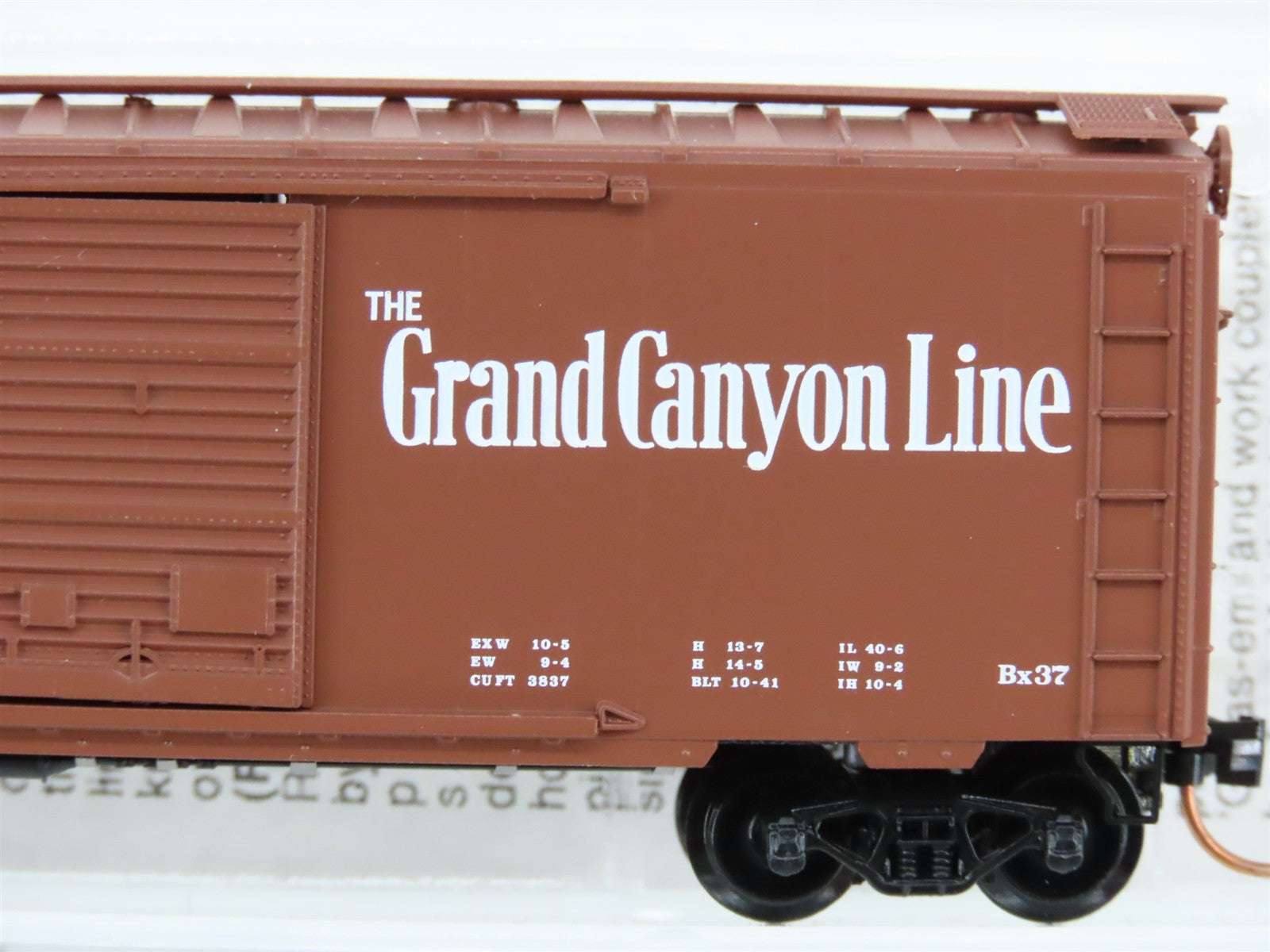 N Scale Micro-Trains MTL 20060 ATSF Santa Fe 40' Box Car 143582 RTR