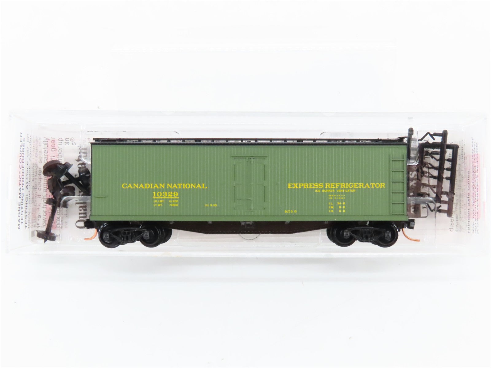 N Scale Micro-Trains MTL 49570 CN Canadian National 40' Reefer 10329 RTR