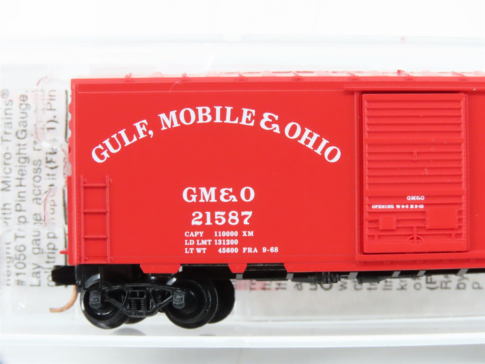 N Scale Micro-Trains MTL 24240 GM&O Gulf, Mobile & Ohio 40' Box Car 21587 RTR