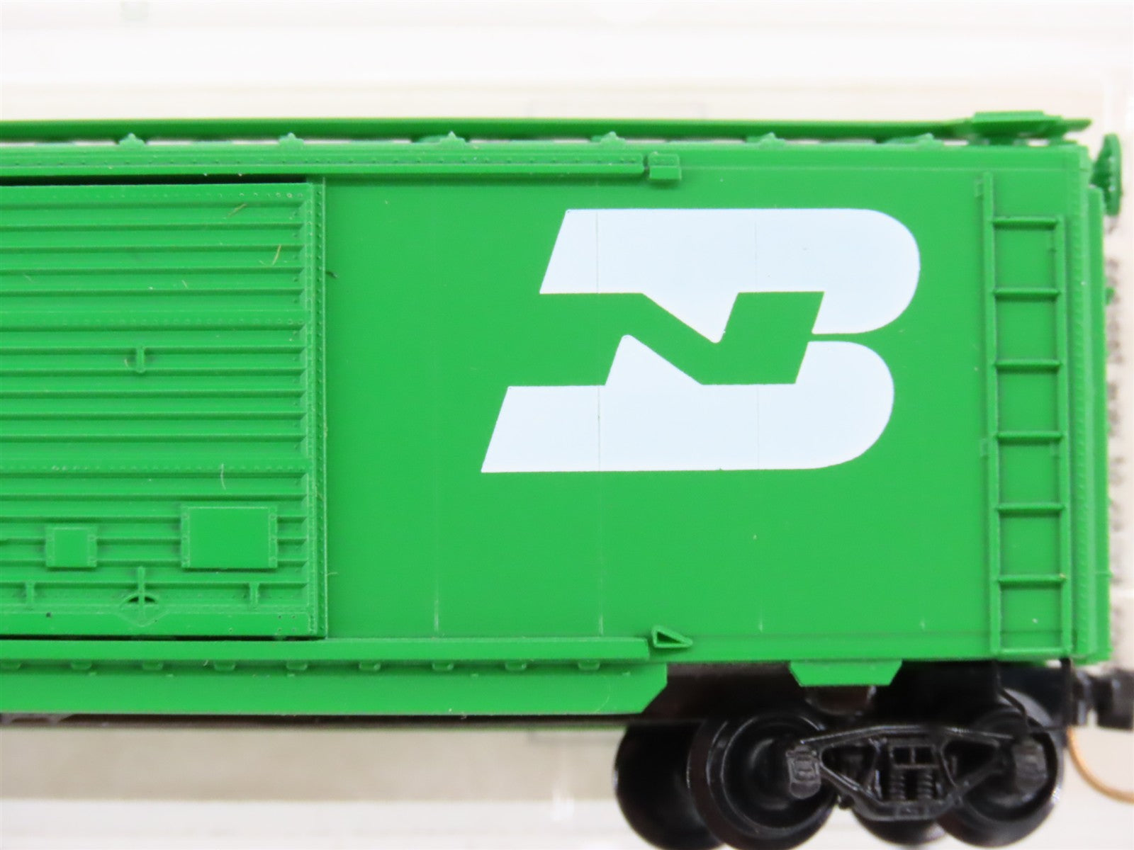 N Scale Micro-Trains MTL 23080 Burlington Northern 40' Double Door Box Car RTR
