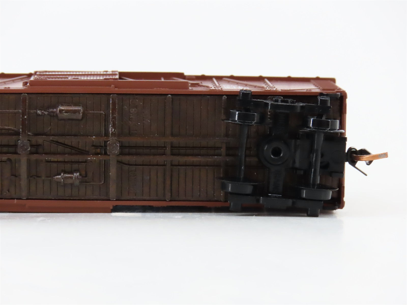 N Scale Micro-Trains MTL 28160 C.V. Central Vermont 40' Box Car 40014