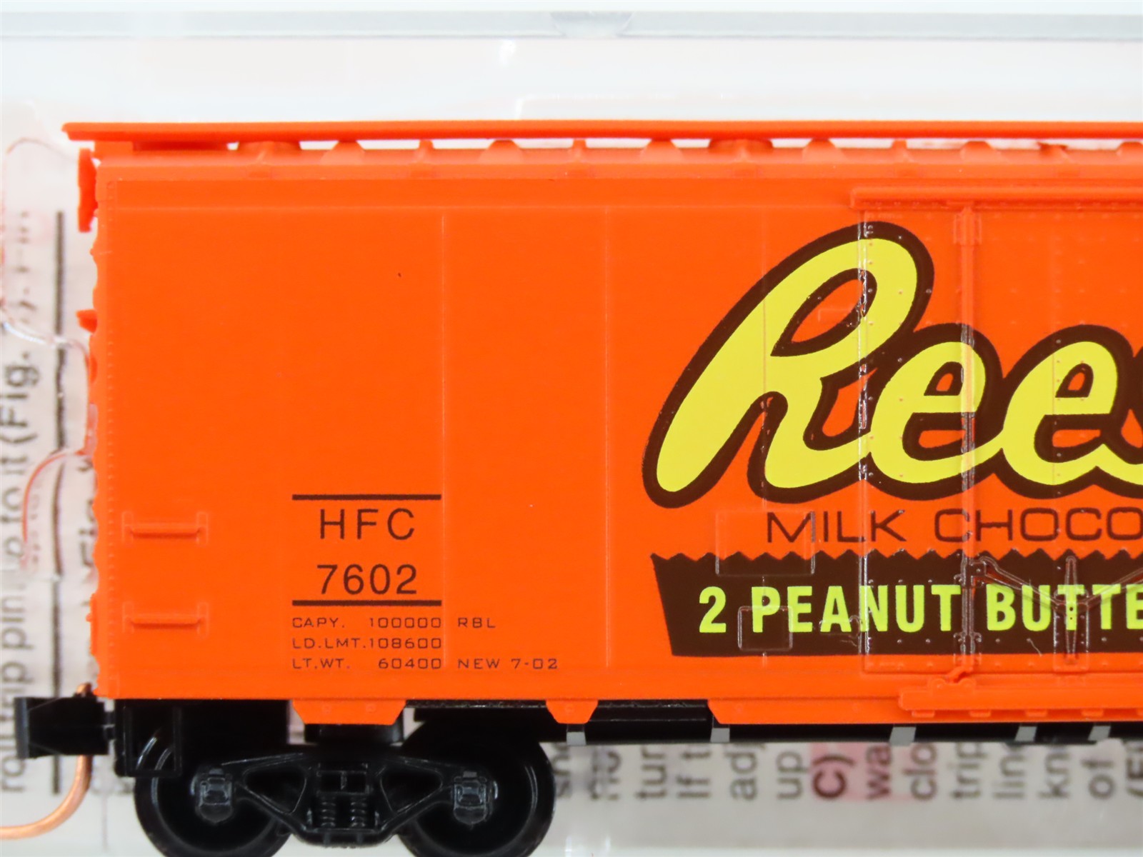 N Scale Micro-Trains MTL 21300 HFC Hershey's / Reese's 40' Box Car 7602