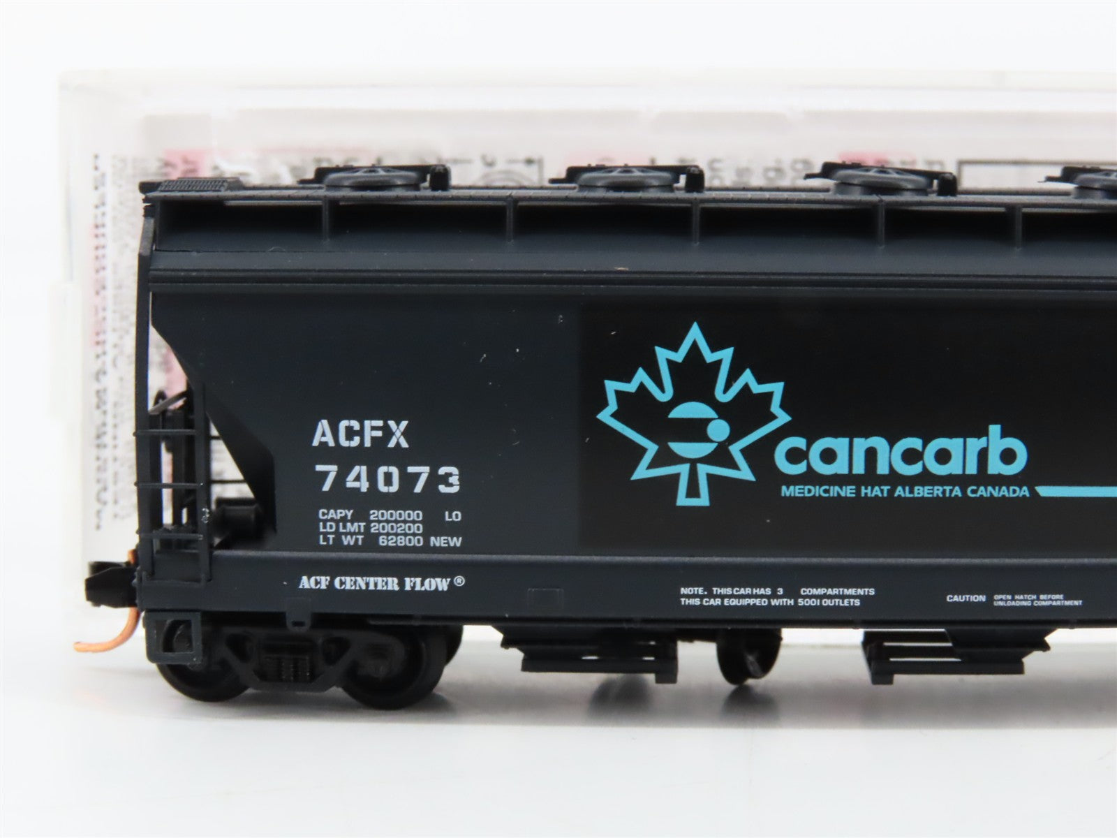 N Scale Micro-Trains MTL 93070 ACFX Cancarb 3-Bay Covered Hopper 74073
