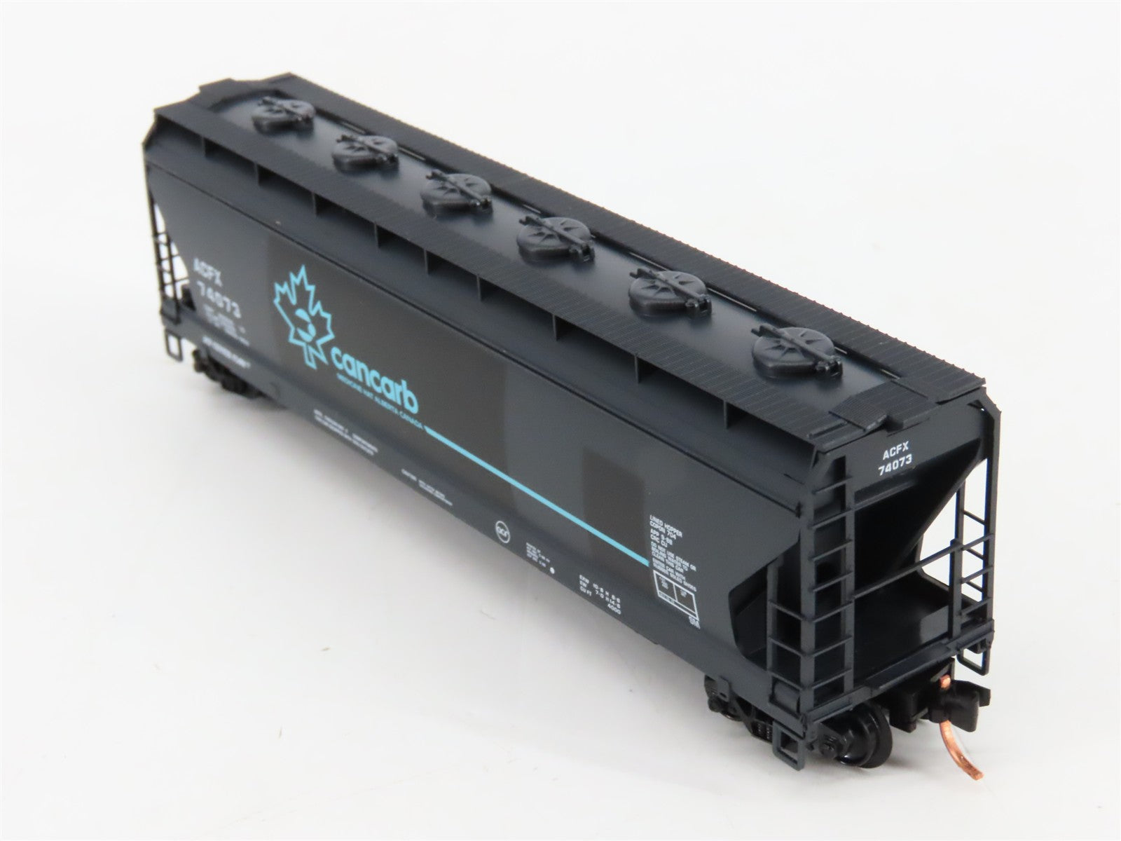 N Scale Micro-Trains MTL 93070 ACFX Cancarb 3-Bay Covered Hopper 74073