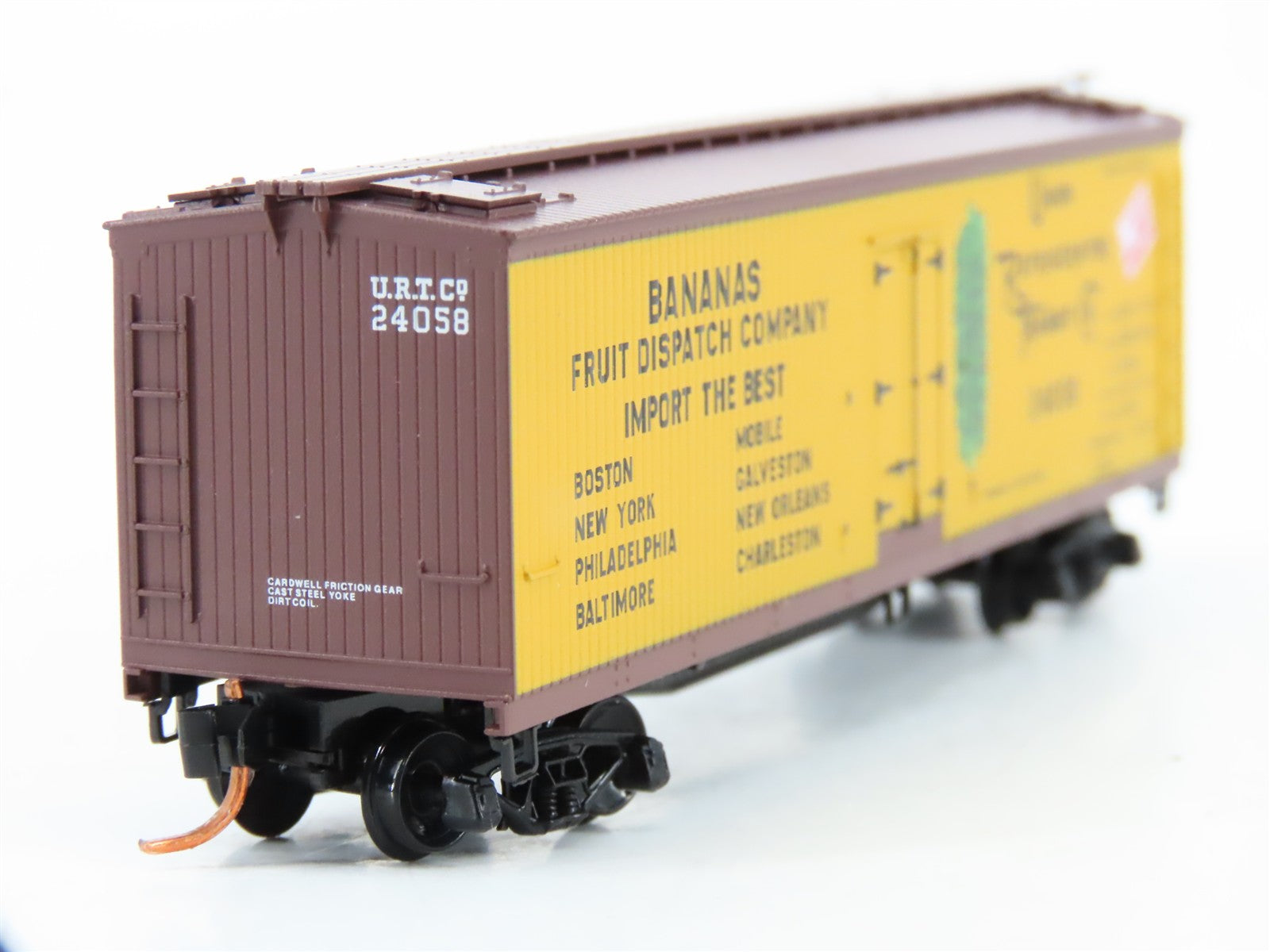N Scale Micro-Trains MTL 04900390 URTC Union Refrigerator Transit Co. 40' Reefer