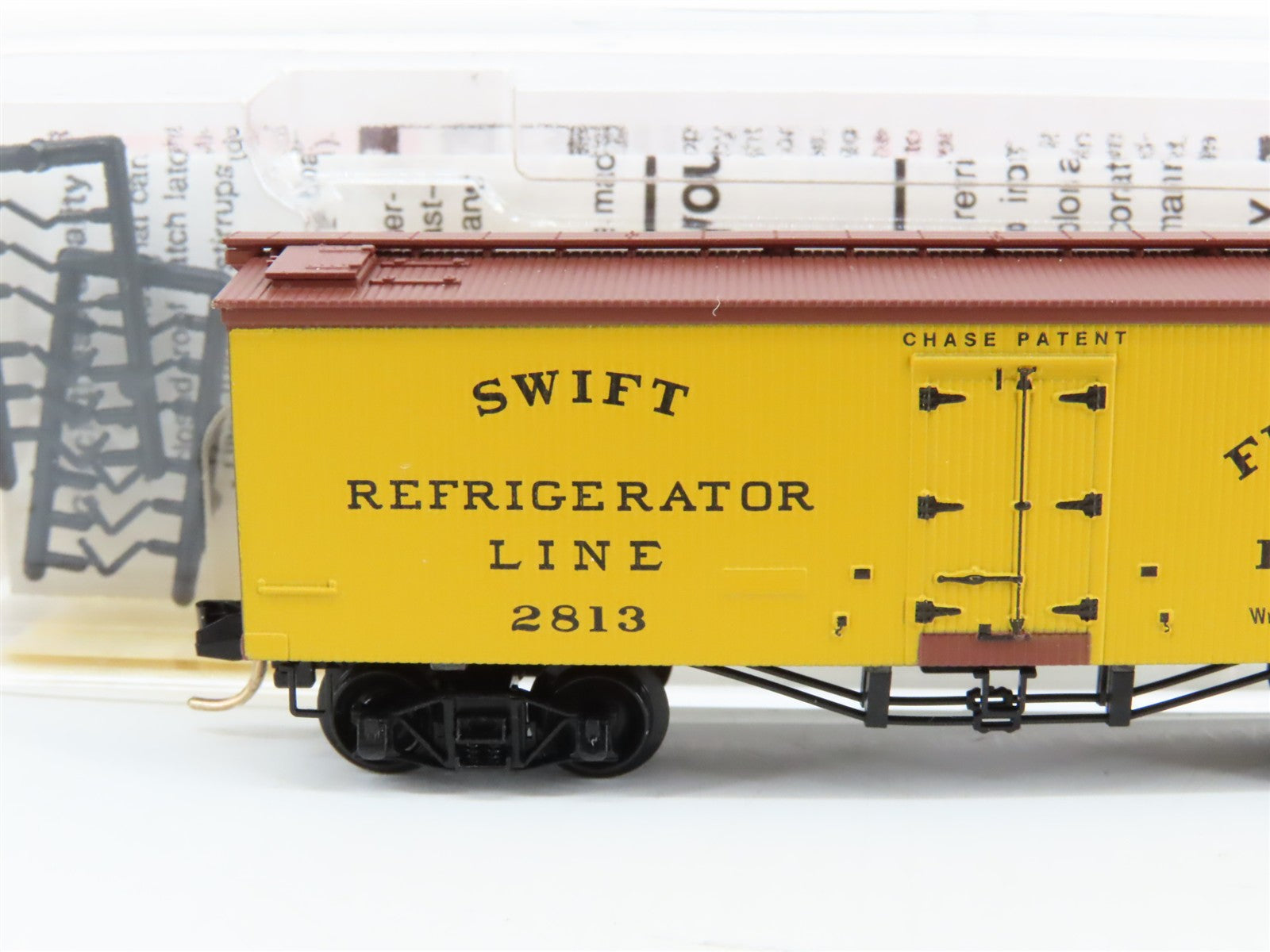 N Scale Micro-Trains MTL 58010 SRL Swift Refrigerator Line 36' Reefer 2813