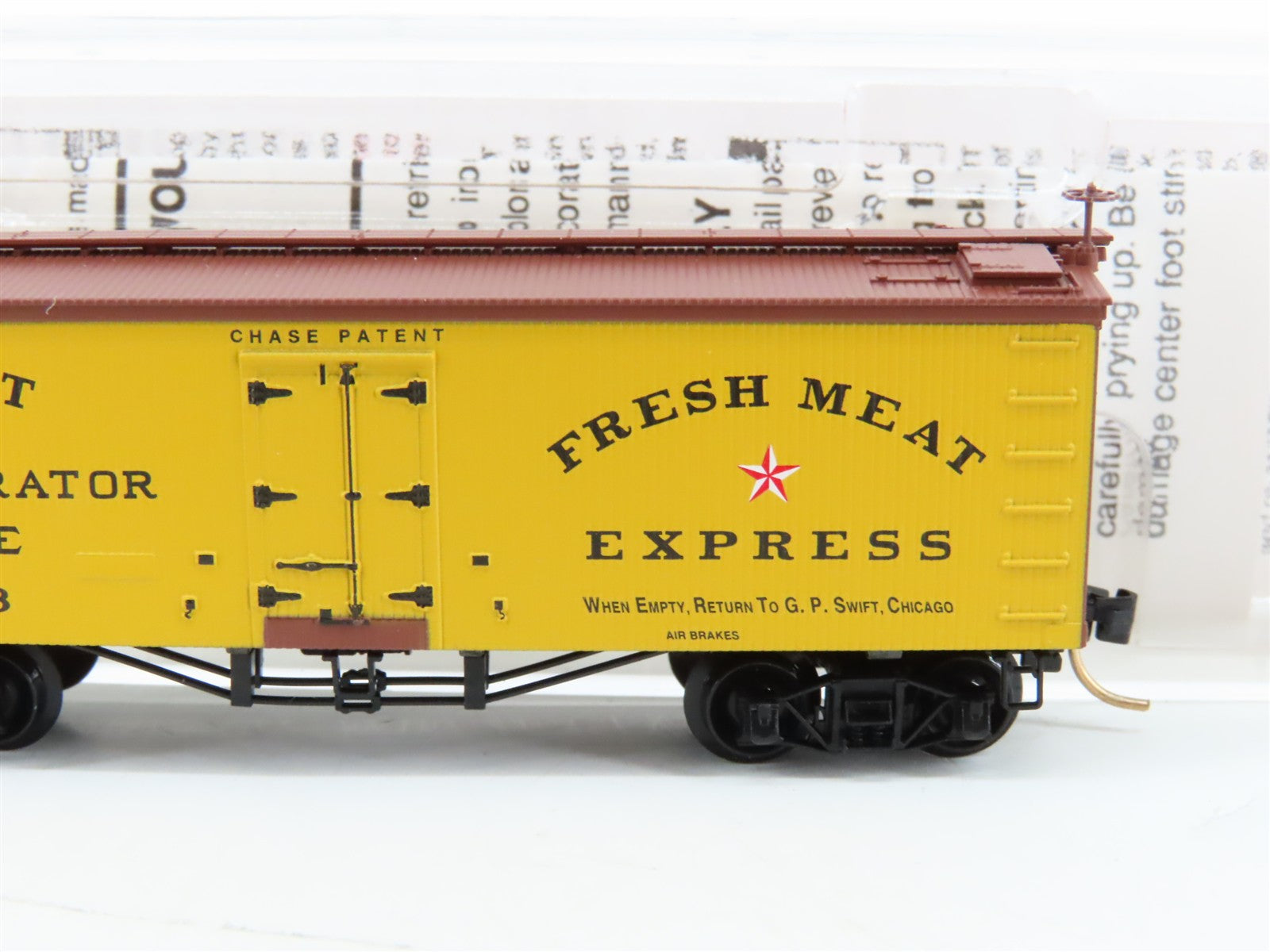 N Scale Micro-Trains MTL 58010 SRL Swift Refrigerator Line 36' Reefer 2813