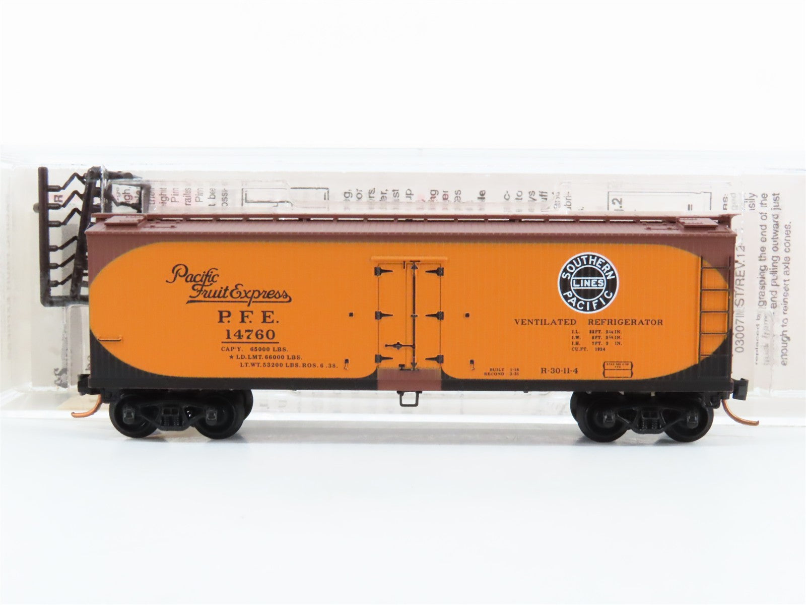 N Scale Micro-Trains MTL 49500 PFE Pacific Fruit Express 40' Reefer 14760