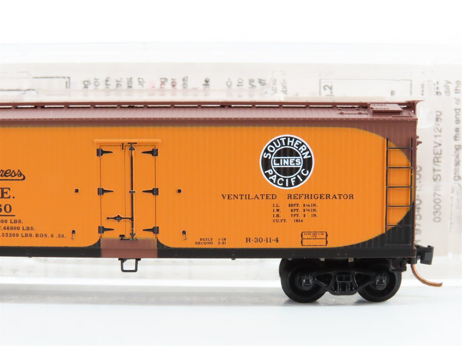 N Scale Micro-Trains MTL 49500 PFE Pacific Fruit Express 40' Reefer 14760