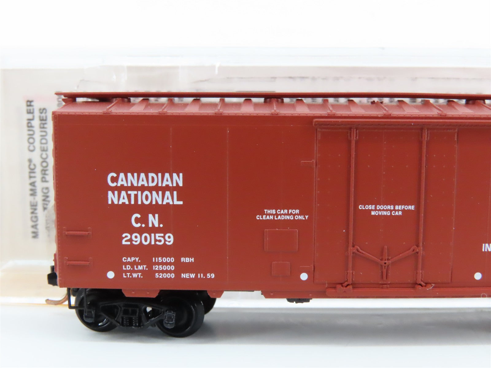 N Scale Micro-Trains MTL 21120 C.N. Canadian National 40' Box Car 290159