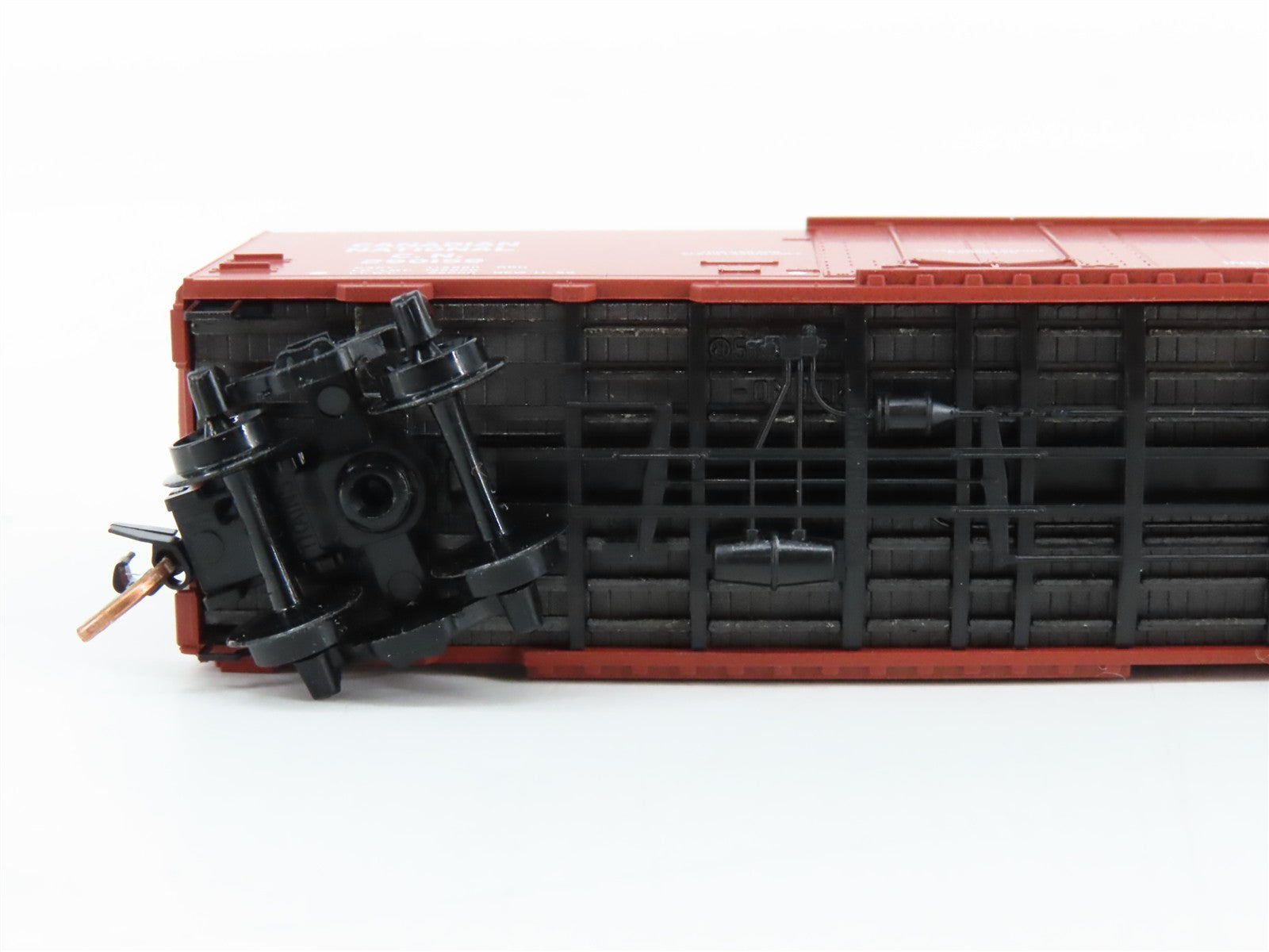 N Scale Micro-Trains MTL 21120 C.N. Canadian National 40' Box Car 290159