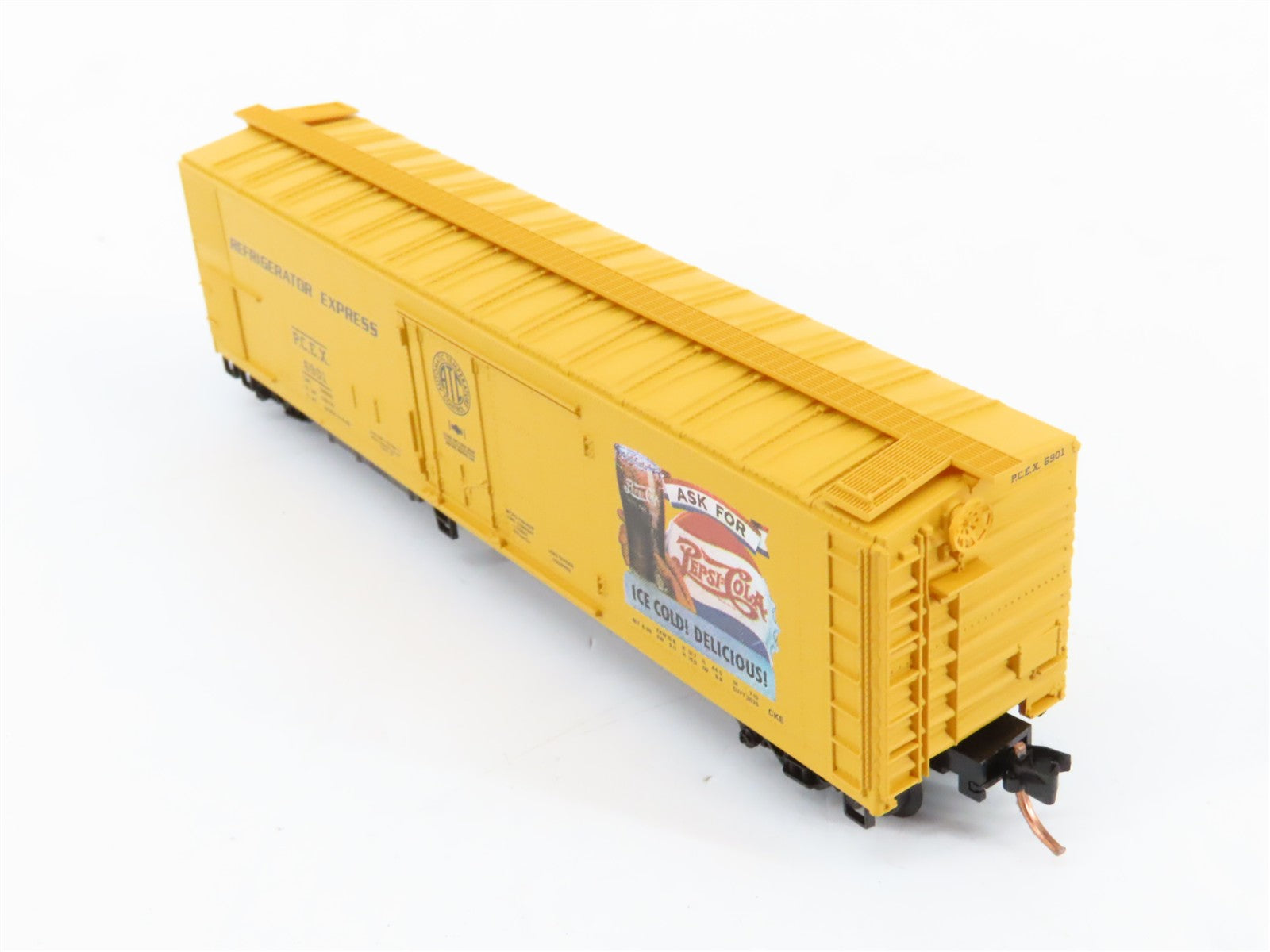N Scale Micro-Trains MTL 69090 PCEX Pepsi-Cola Mechanical Reefer 6901