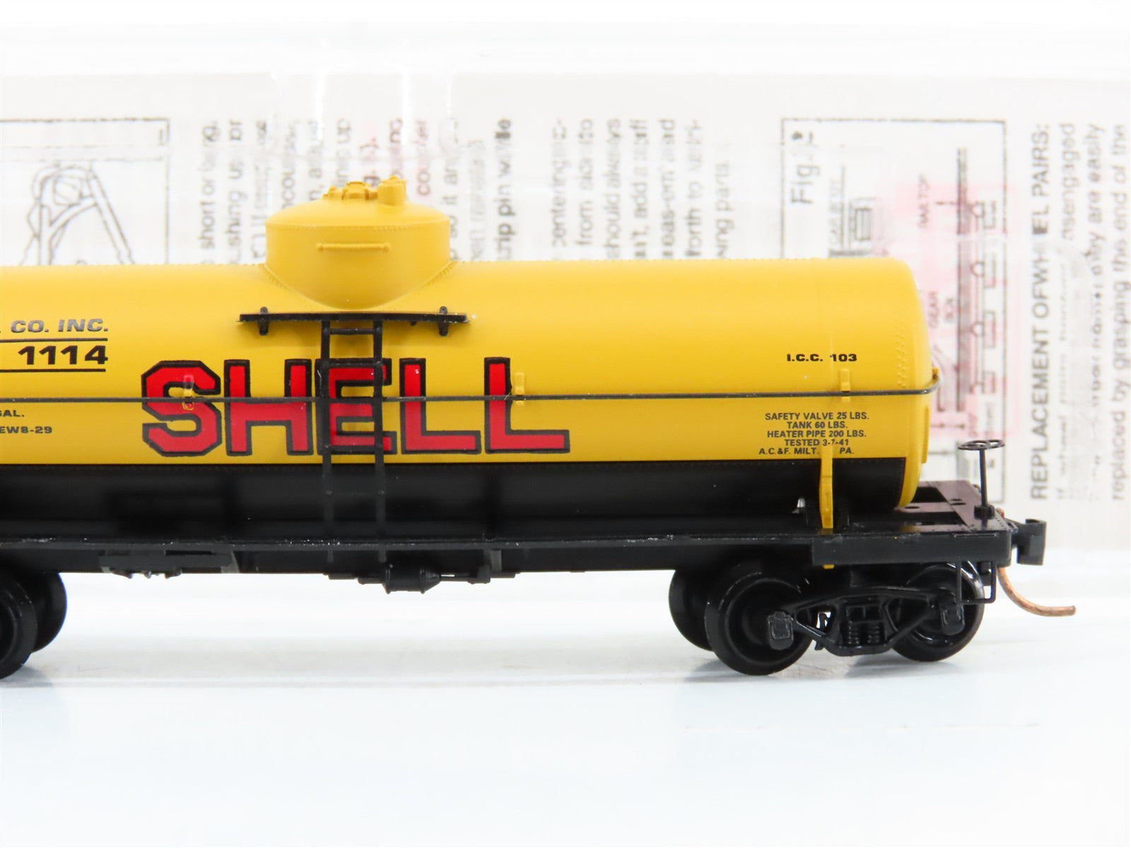 N Scale Micro-Trains MTL 65090/2 SCCX Shell Oil Company 39' Tank Car 1114