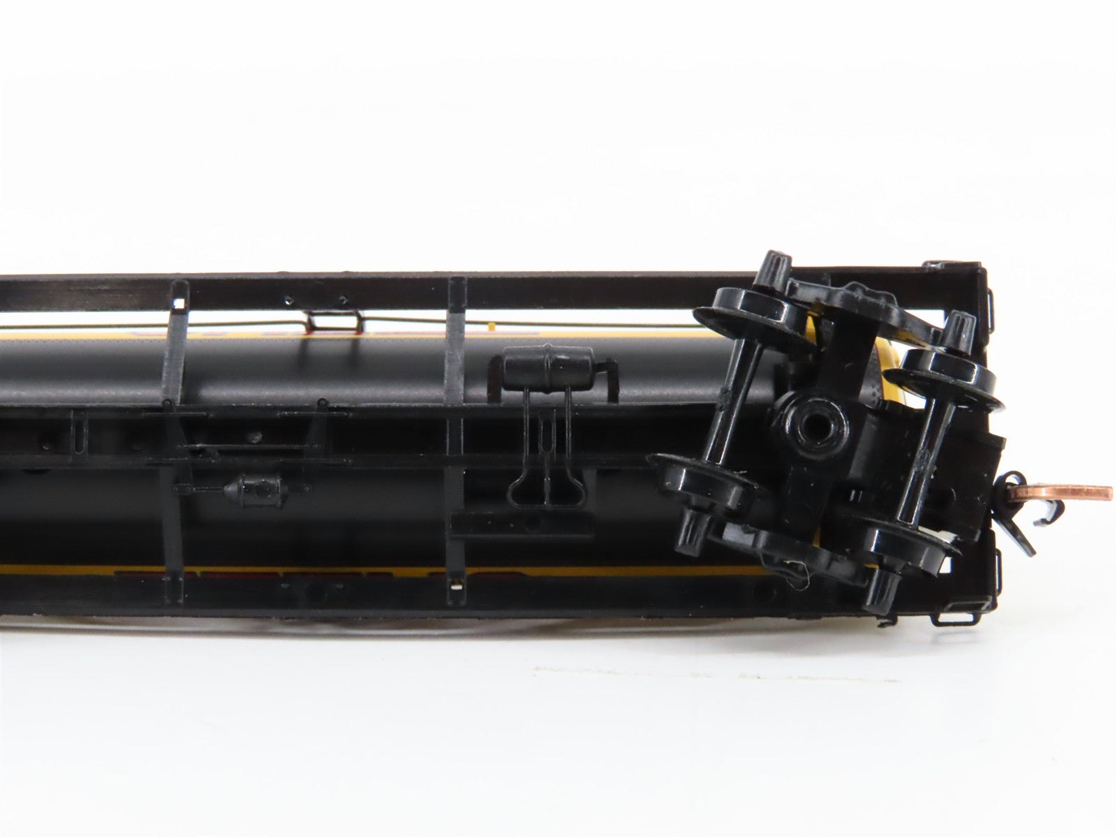 N Scale Micro-Trains MTL 65090/2 SCCX Shell Oil Company 39' Tank Car 1114
