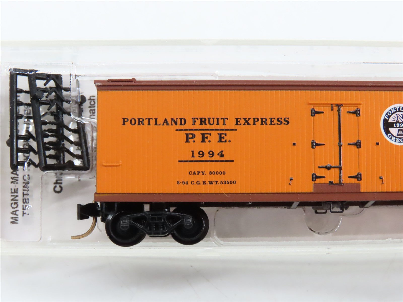 N Scale Micro-Trains MTL PFE Portland Fruit Express 40' Ventilated Reefer 1994