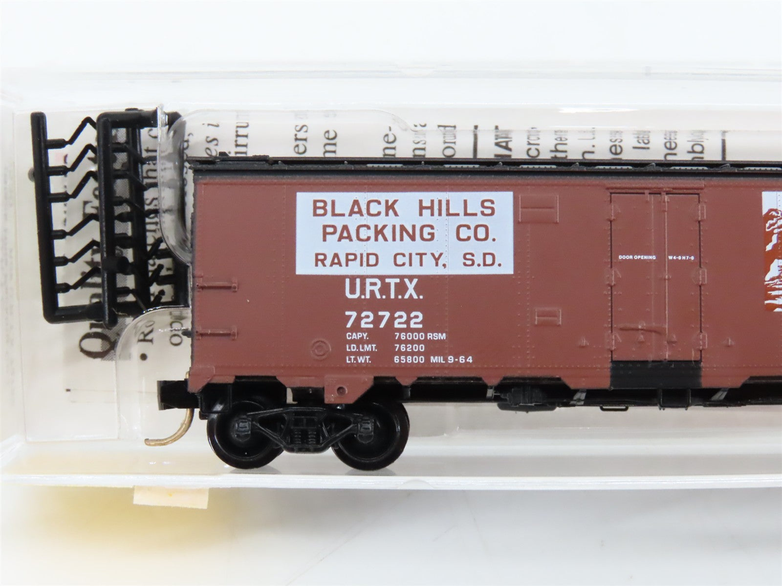 N Scale Micro-Trains MTL 59530 URTX U.R.T.C. (Black Hills Packing Co.) Reefer