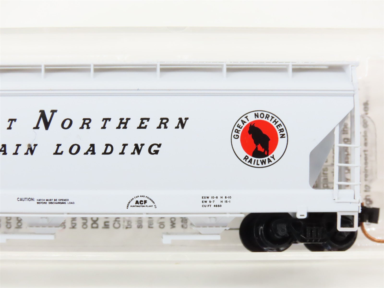 N Scale Micro-Trains MTL 94160 GN Great Northern 3-Bay Covered Hopper 171747
