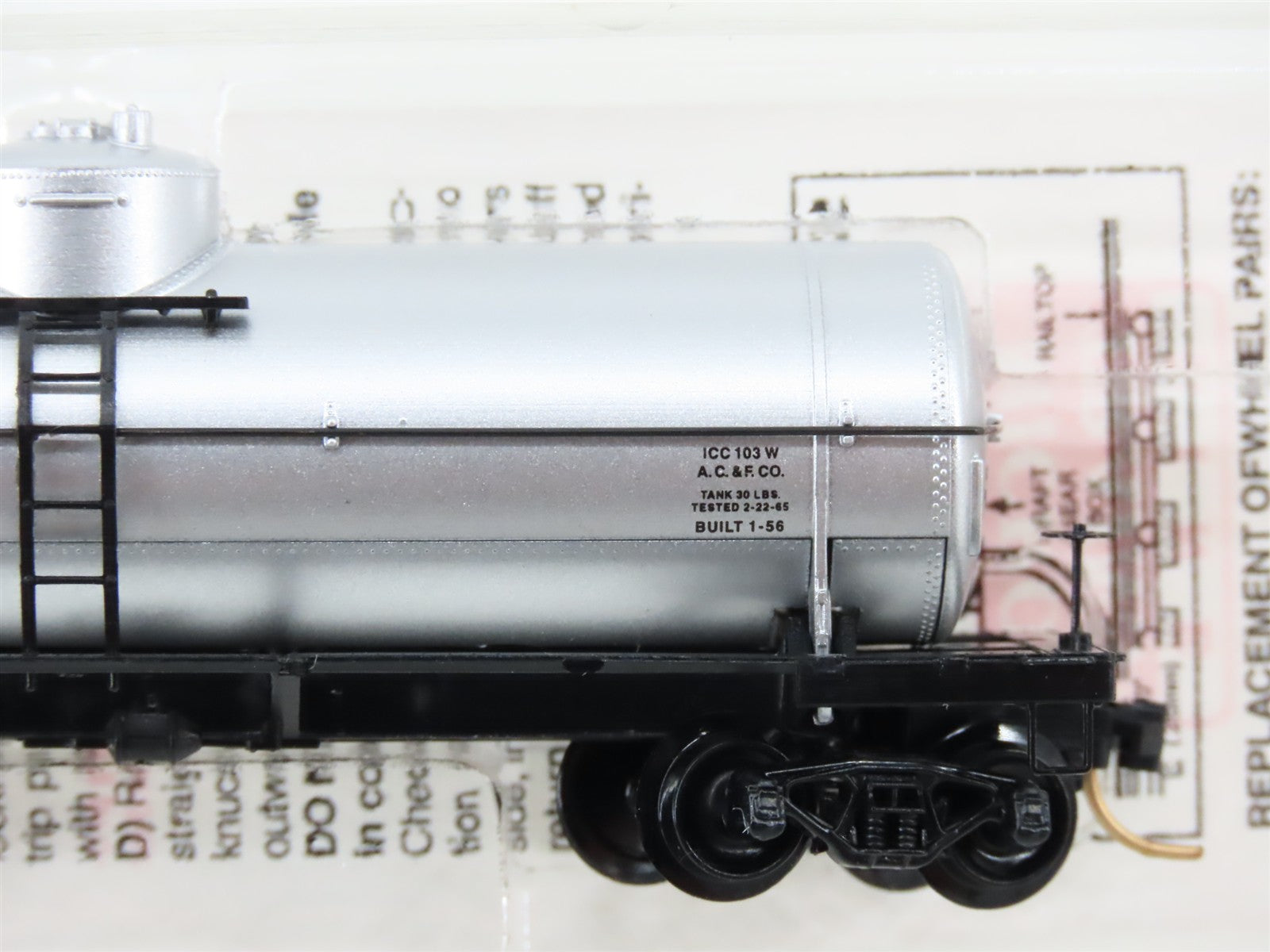 N Scale Micro-Trains MTL 65400 CGW Chicago Great Western 39' Tank Car 290