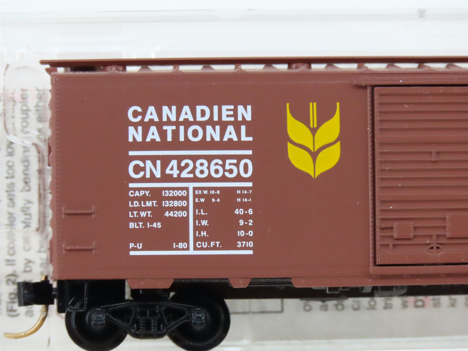N Scale Micro-Trains MTL 20550 CN Canadian National 40' Box Car 428650