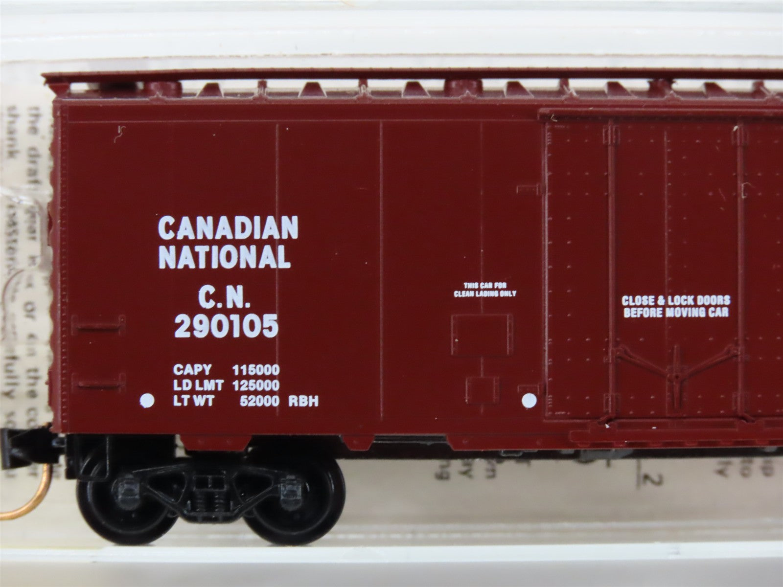 N Scale Micro-Trains MTL 21120 CN Canadian National 40' Box Car 290105