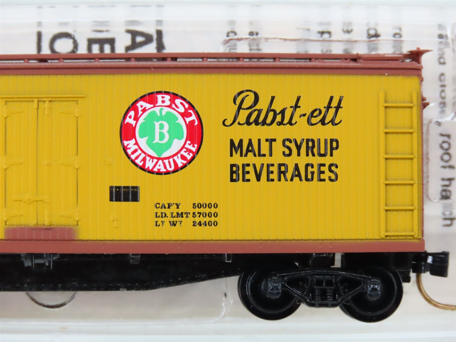 N Scale Micro-Trains MTL 49200 URTC Union Refrigerator Transit Lines 40' Reefer