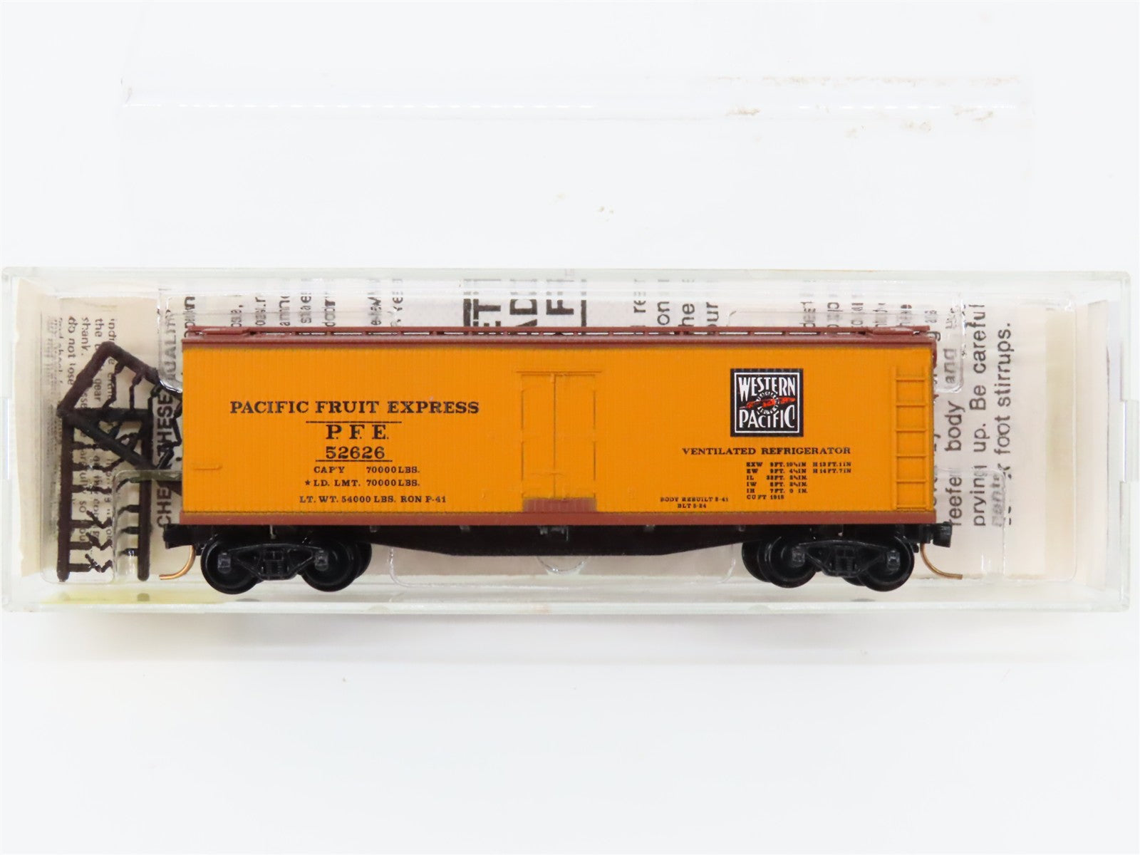 N Scale Micro-Trains MTL 47290 PFE Pacific Fruit Express 40' Reefer 52626