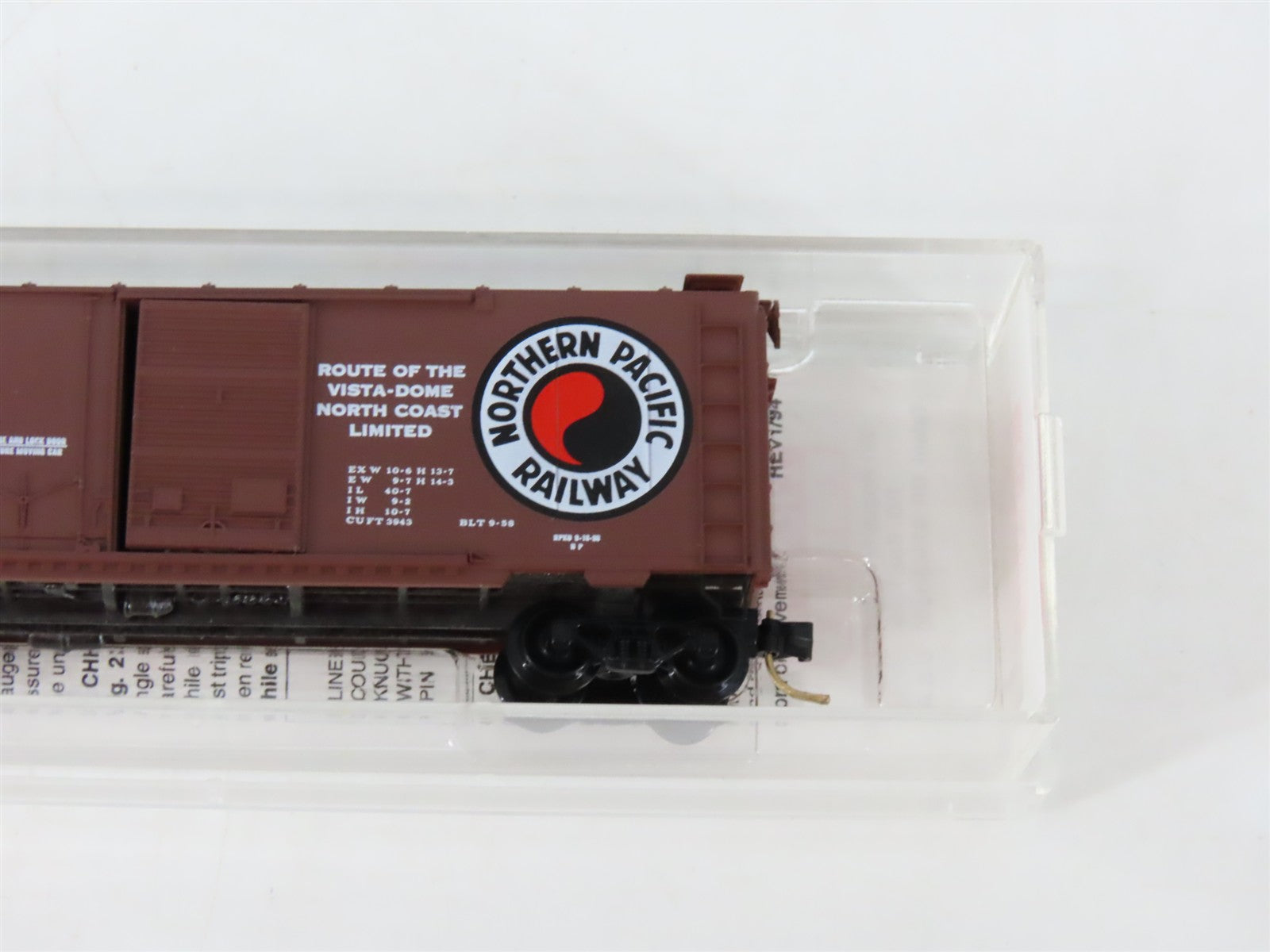 N Scale Micro-Trains MTL 22040 NP Northern Pacific 40' Box Car 8345