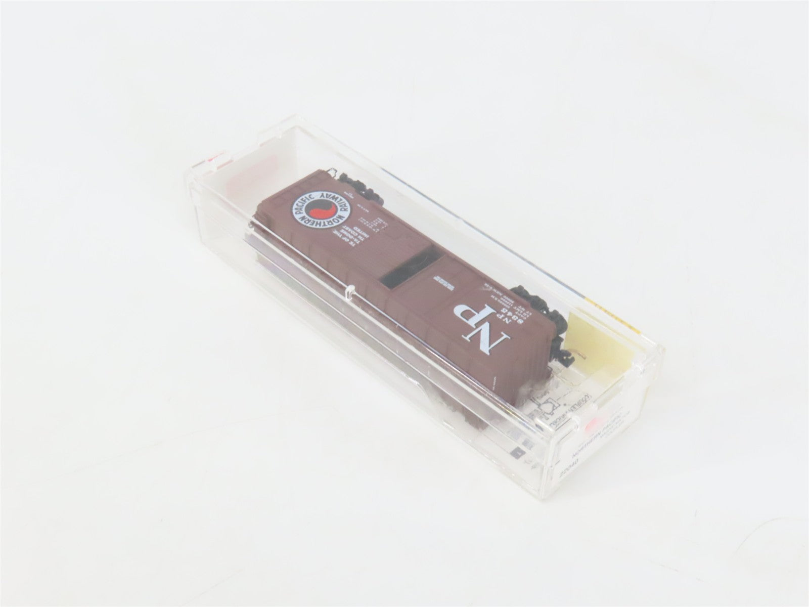 N Scale Micro-Trains MTL 22040 NP Northern Pacific 40' Box Car 8345