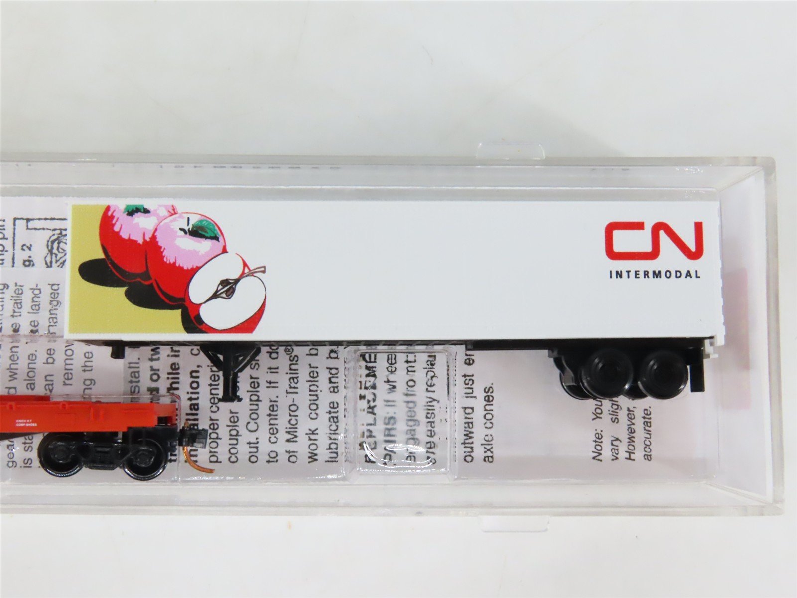 N Scale Micro-Trains MTL 06400120 CP Rail TOFC Flat Car #505208 w/ CN Trailer