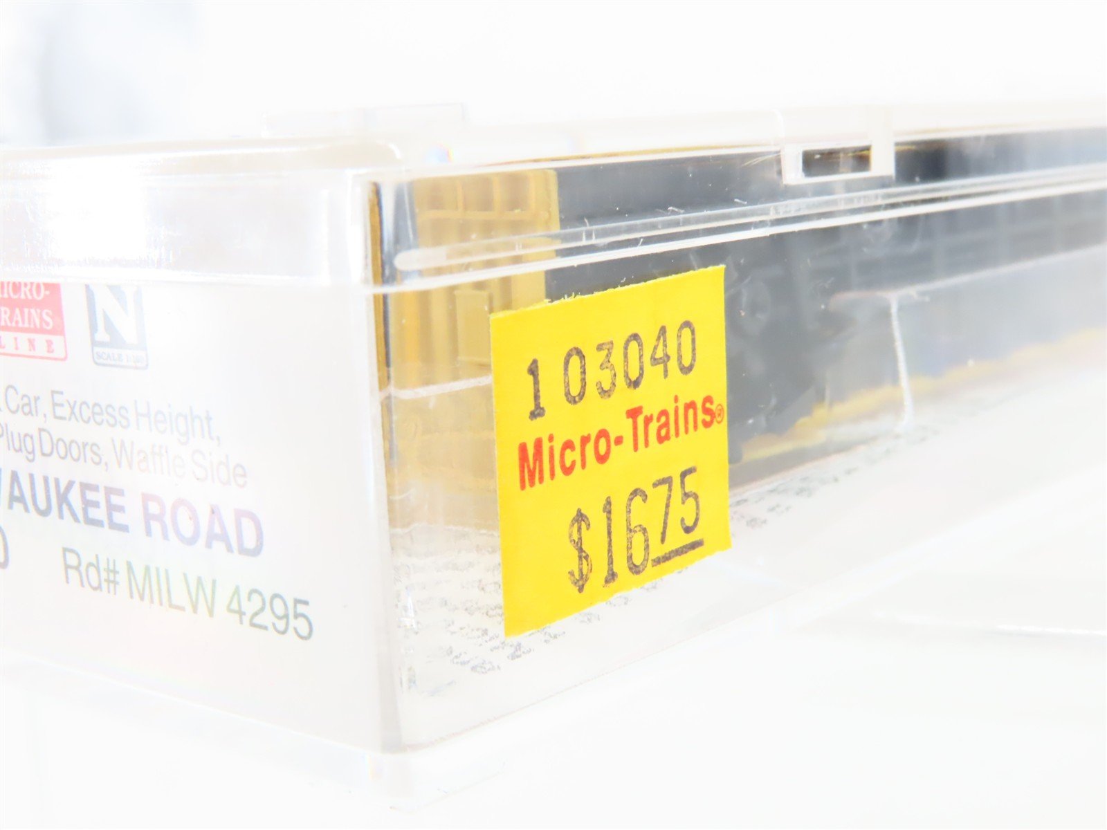 N Micro-Trains MTL 103040 MILW Milwaukee Road 60' Excess Height Box Car #4295