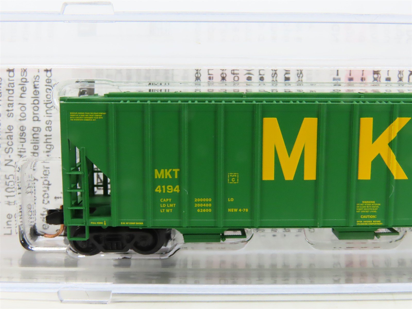 N Micro-Trains MTL 09900011 MKT Missouri Kansas Texas 3-Bay Covered Hopper #4194