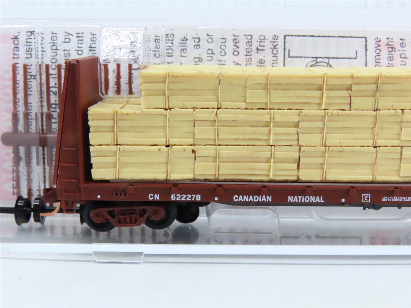 N Scale Micro-Trains MTL 54140 CN Bulkhead Flat Car #622278 w/ Lumber Load
