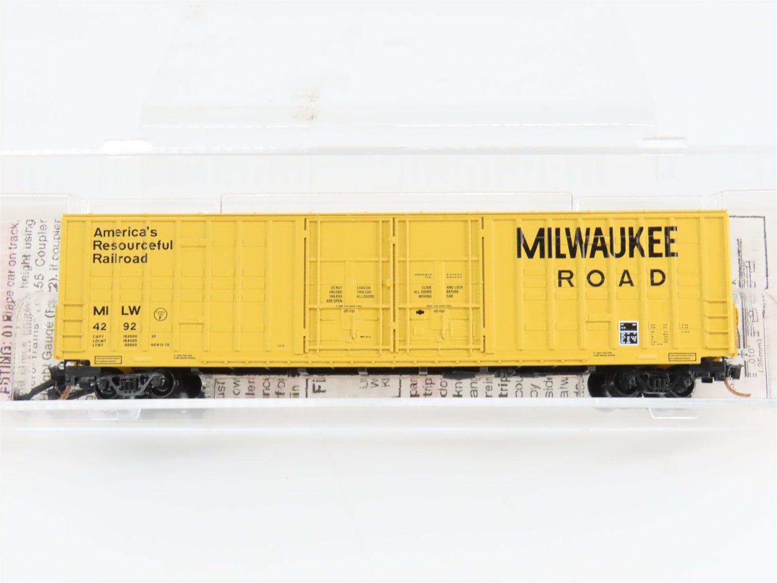 N Scale Micro-Trains 103040 MILW Milwaukee Road 60' Box Car 4292 RTR