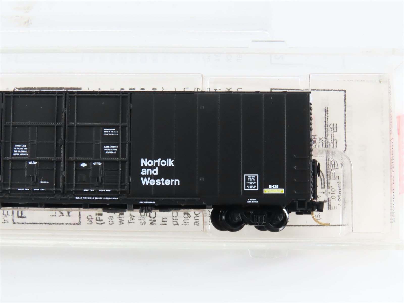 N Scale Micro-Trains 102040 NW Norfolk & Western 60' Box Car 605000 RTR