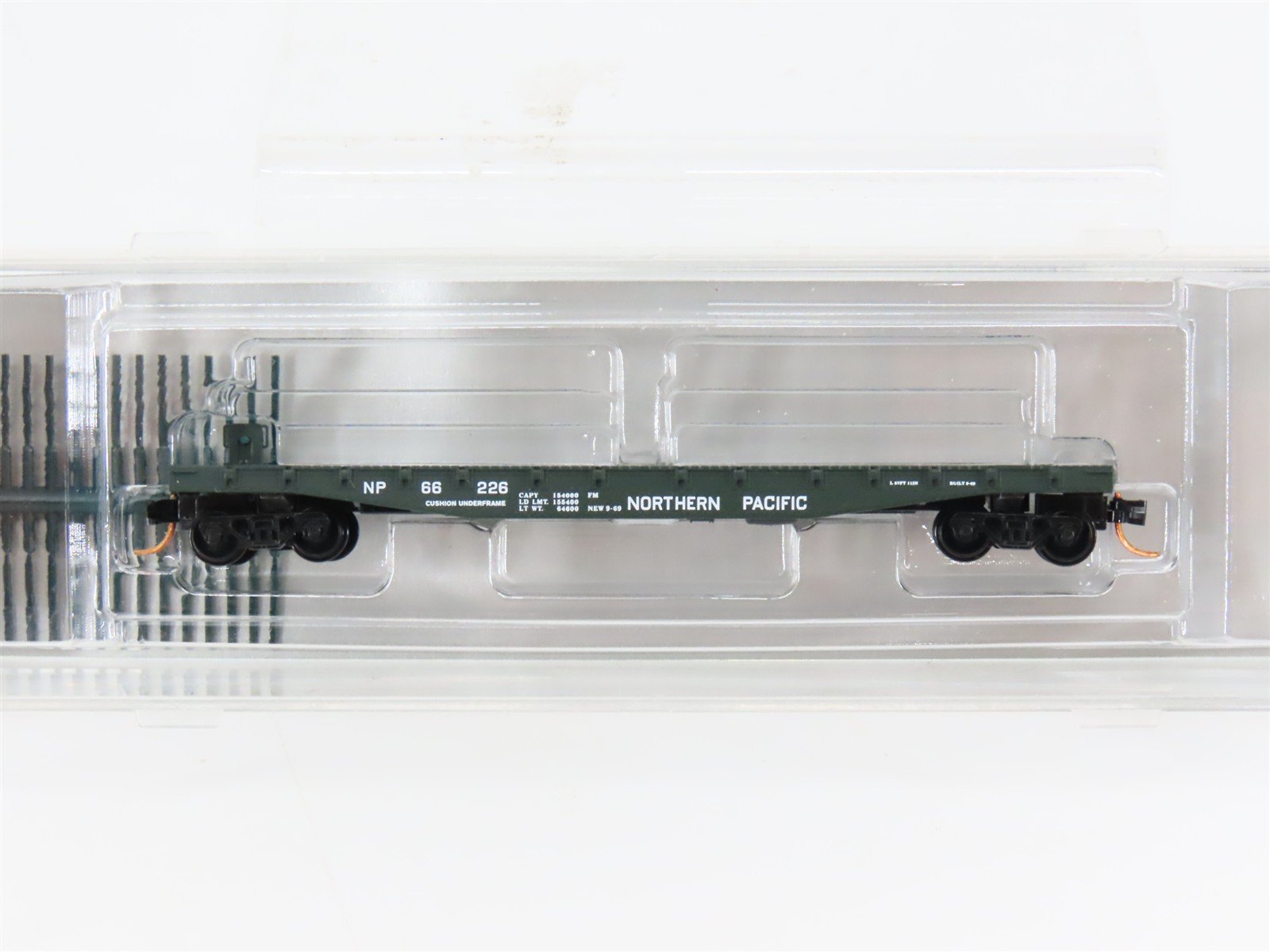 N Scale Micro-Trains NSCMTL10-48 NP Northern Pacific 57' Idler Flat Car RTR