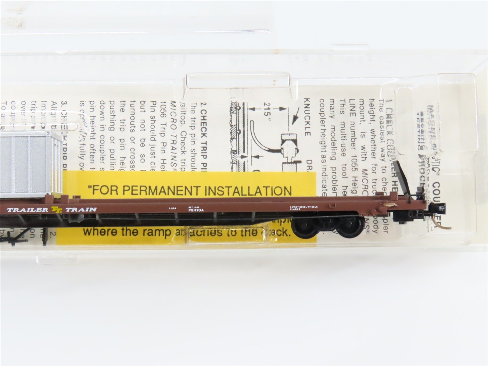 N Scale Micro-Trains 72223 TTAX Trailer Train 89' Flat Car w/ 40' Container RTR