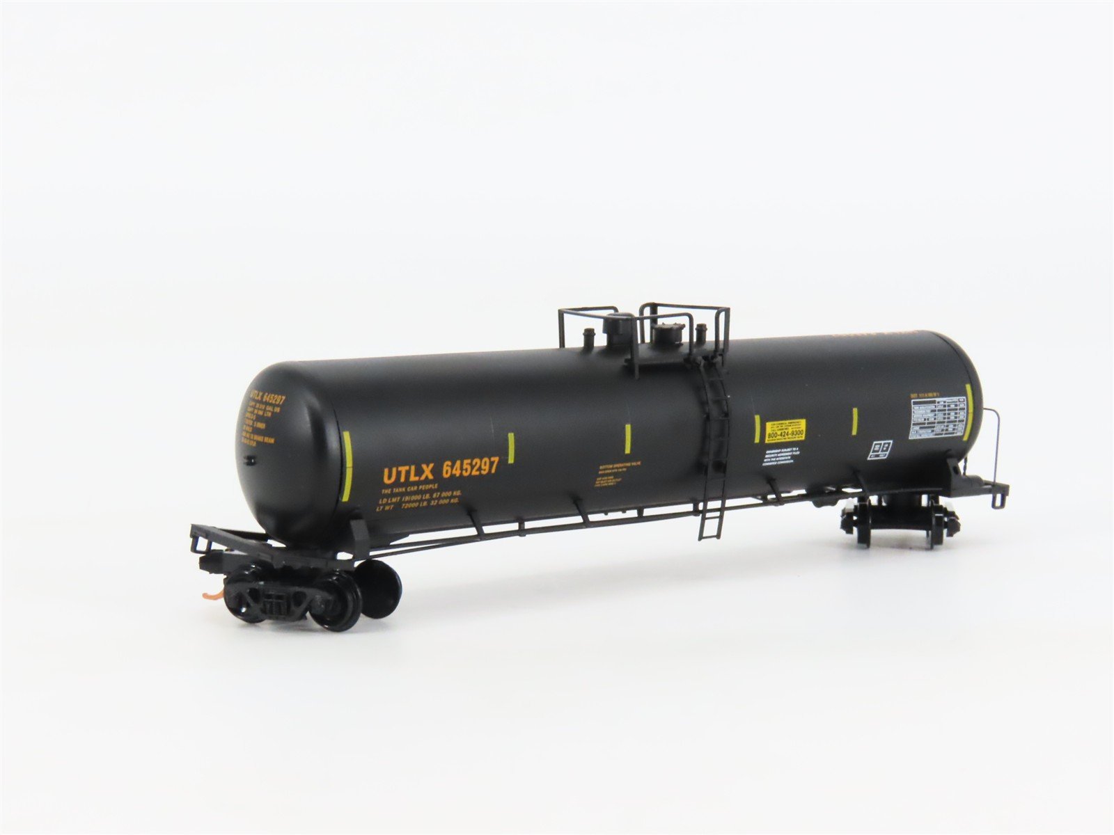 N Scale Micro-Trains UTLX Union Tank Car Tank Car 645297 RTR