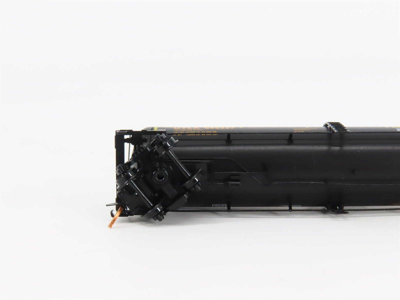 N Scale Micro-Trains UTLX Union Tank Car Tank Car 645297 RTR