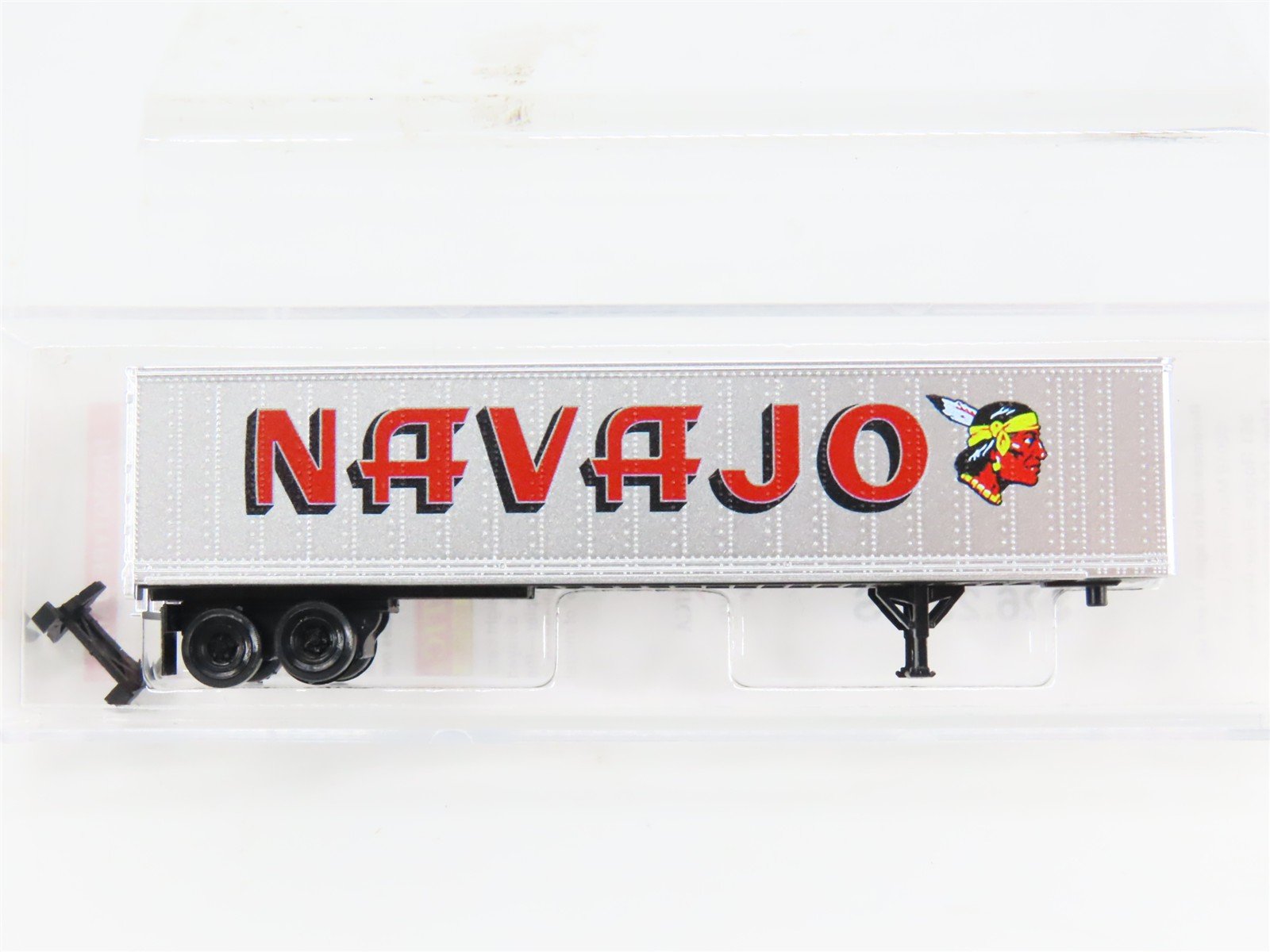 N Scale Micro-Trains 45100302 Navajo Freight Lines 45' 45' Van Trailer 1070 RTR