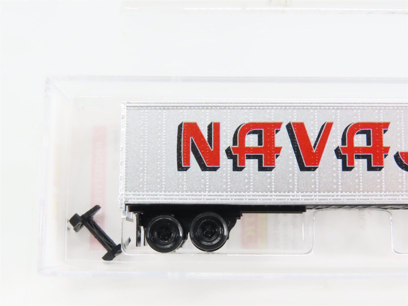 N Scale Micro-Trains 45100302 Navajo Freight Lines 45' 45' Van Trailer 1070 RTR