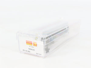 N Scale Micro-Trains 45100302 Navajo Freight Lines 45' 45' Van Trailer 1070 RTR